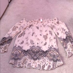 Off the shoulder long sleeve blouse